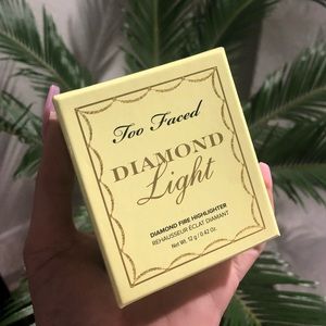 Limited edition Too Faced diamond highlighter